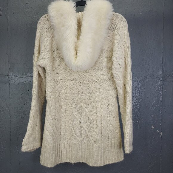 G.I.L.I. Cable Knit Sweater XS Faux Fur Hood Bell Sleeve Cream V-Neck Pullover - Picture 7 of 12